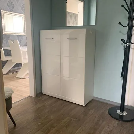 3 Apartment *